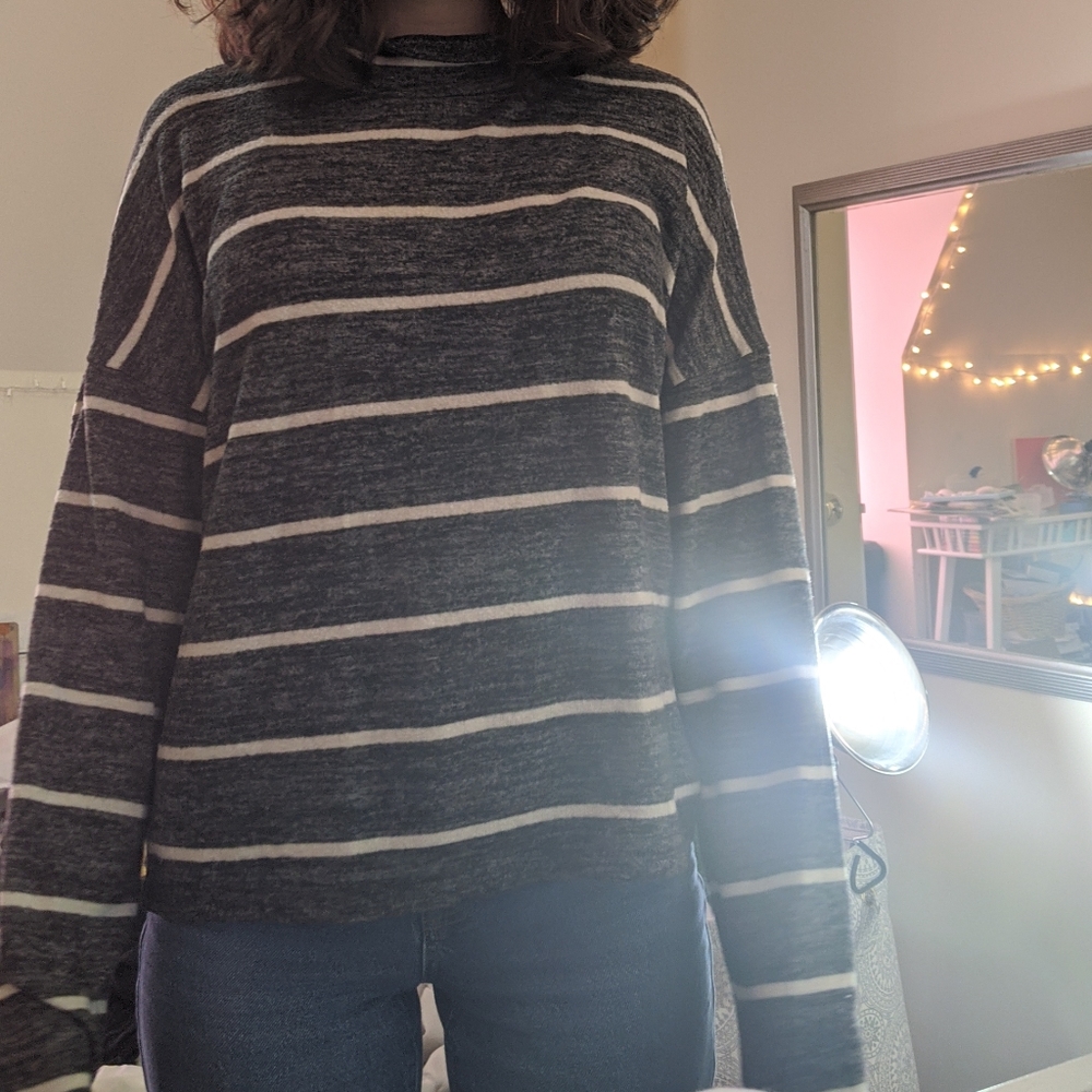 xs SO long sleeve mock turtleneck